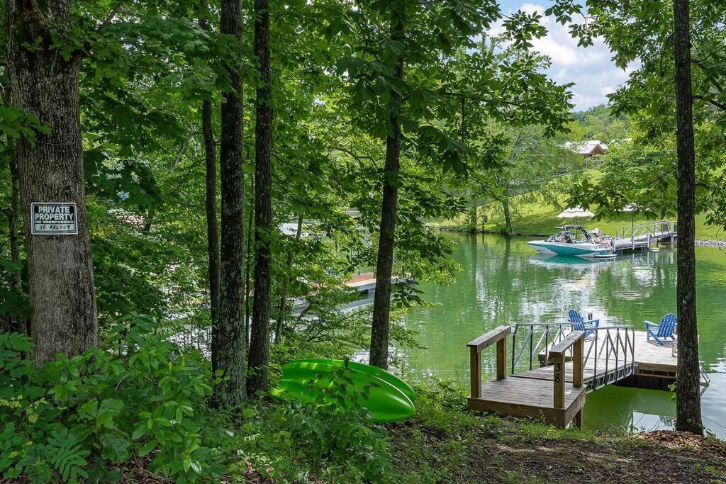 Rustic Cabin, Dock, Firepit, Kayaks & Games Winchester Zewnętrze zdjęcie